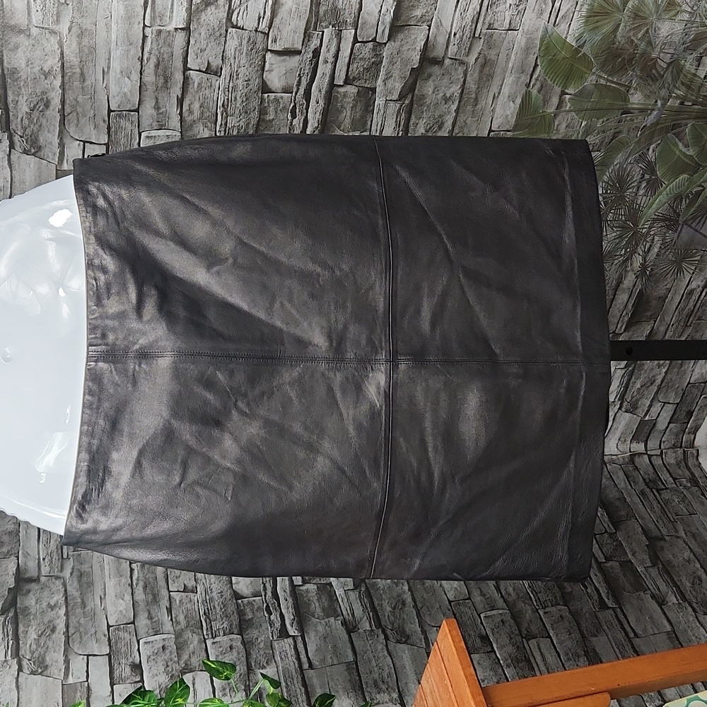 Ann Taylor Premium Leather Pencil Skirt - 6 - Picture 4 of 9